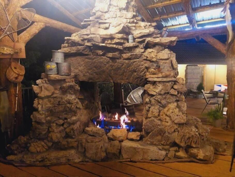 Stonegate Lodge 2 Queen Beds Fast Wifi 50In Tv Salt Water Pool Room # 305 Юрика Спрингс Экстерьер фото