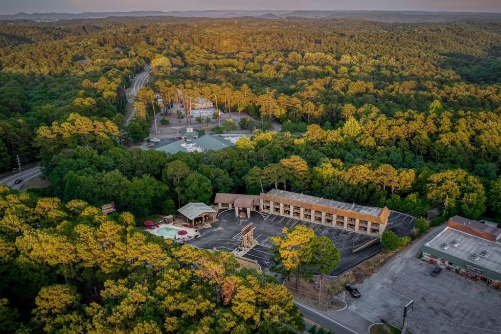 Stonegate Lodge 2 Queen Beds Fast Wifi 50In Tv Salt Water Pool Room # 305 Юрика Спрингс Экстерьер фото