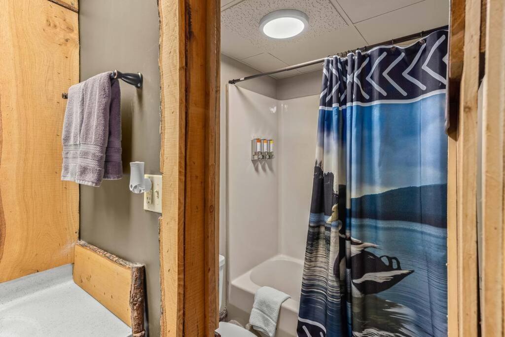 Stonegate Lodge 2 Queen Beds Fast Wifi 50In Tv Salt Water Pool Room # 305 Юрика Спрингс Экстерьер фото